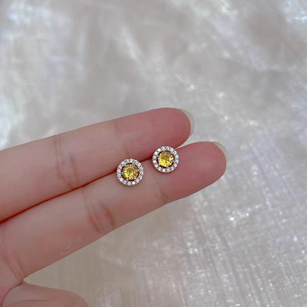 18k round brilliant cut lab diamond earrings