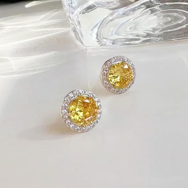 18k round brilliant cut lab diamond earrings