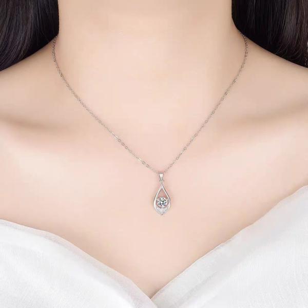 Lab Grown Diamond Waterdrop-shaped necklace 18K White Gold