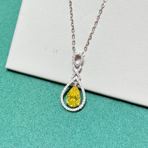 18k and Pt950 lab diamond pear shape necklace