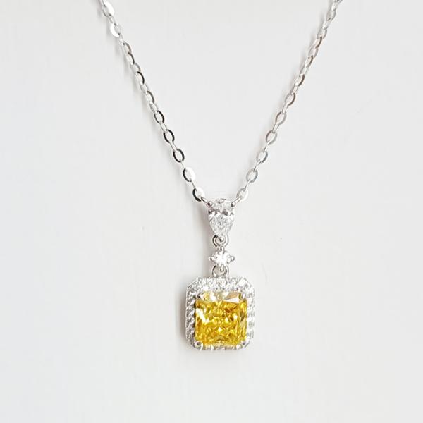 18k lab diamond radiant shape necklace