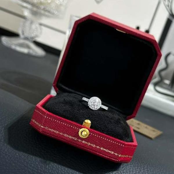 lab grown round shape diamond ring
