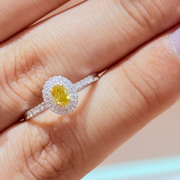18k gold lab grown oval shape diamond ring