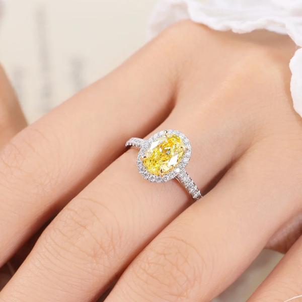 18k gold lab grown oval shape diamond ring for girl