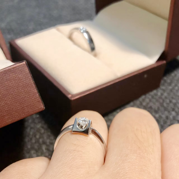 lab grown u shape diamond ring
