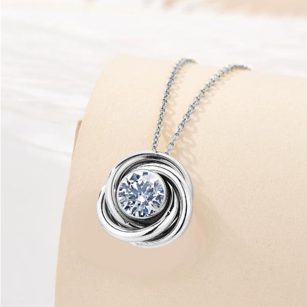 Lab Grown Diamond Flower Necklace 18K White Gold
