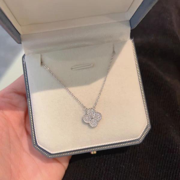 Lab Grown Diamond Four-leaf clover necklace 18K White Gold